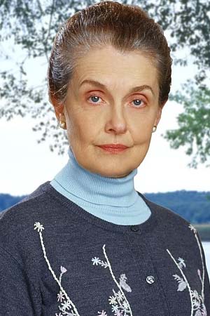 Mary Beth Peil