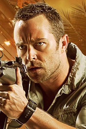 Sullivan Stapleton
