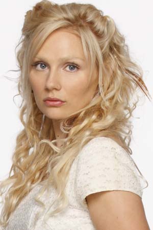 Clare Bowen