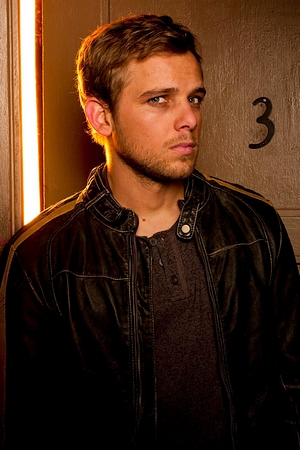 Max Thieriot