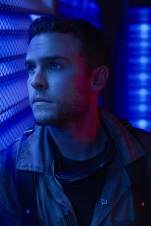 Iain De Caestecker