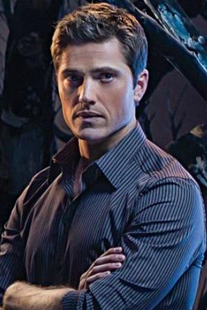 Eric Winter