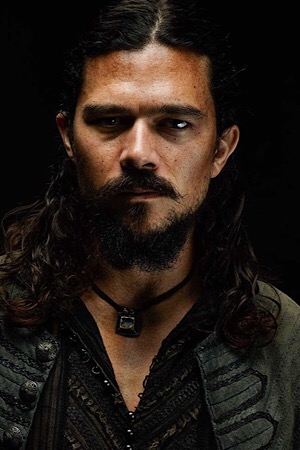 Luke Arnold