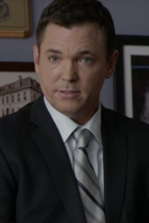 Nicholas Lea