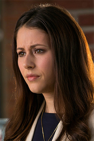 Amanda Crew