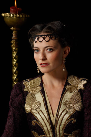 Lara Pulver
