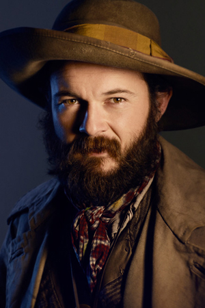 Daniel Henshall