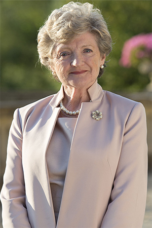 Julia McKenzie