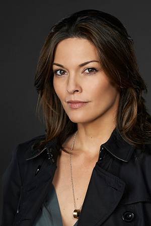 Alana De La Garza