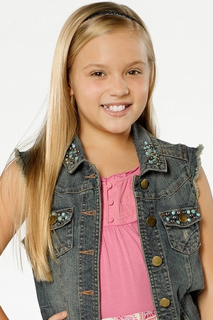 Maisy Stella