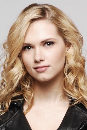 Claudia Lee
