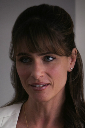 Amanda Peet