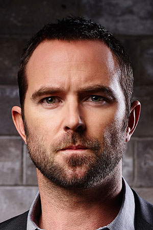 Sullivan Stapleton