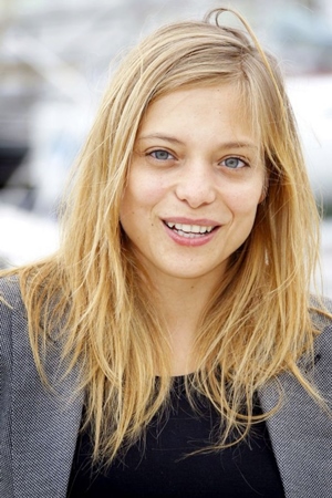 Lizzie Brocheré