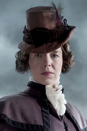 Anna Maxwell-Martin