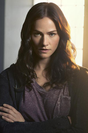 Kelly Overton