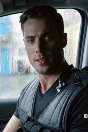 Dustin Milligan