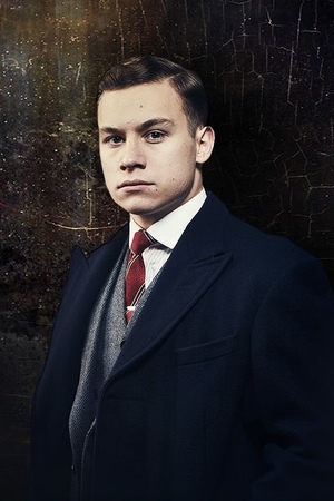 Finn Cole