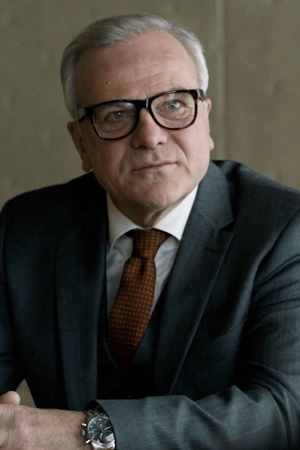 Bernhard Schütz