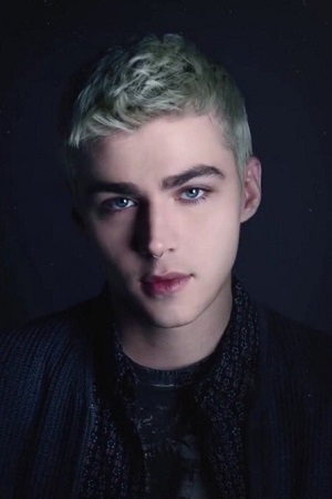 Miles Heizer