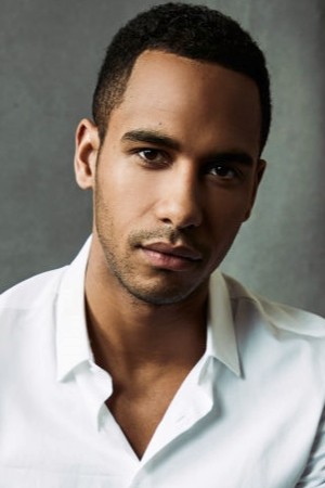 Elliot Knight