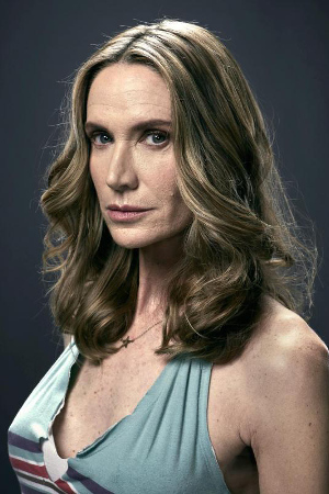 Kelly Lynch