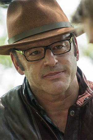 Gil Bellows