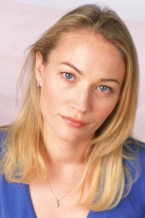 Sarah Wynter