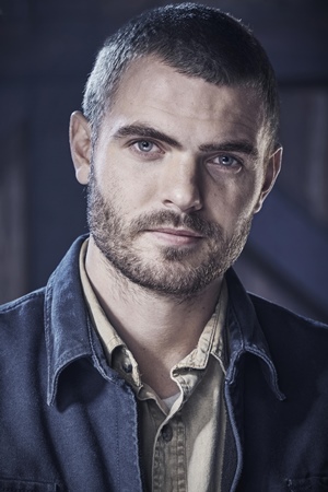 Alex Roe