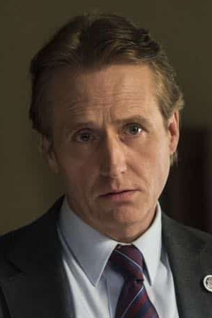 Linus Roache
