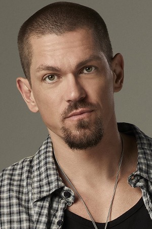 Steve Howey