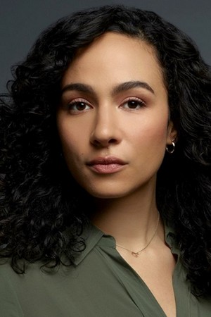 Aurora Perrineau