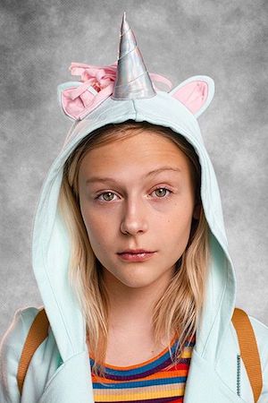 Alyvia Alyn Lind