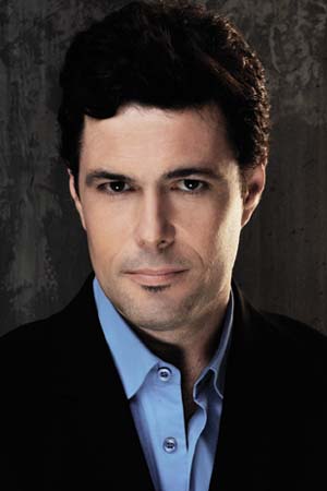 Carlos Bernard
