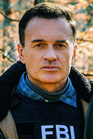 Julian McMahon