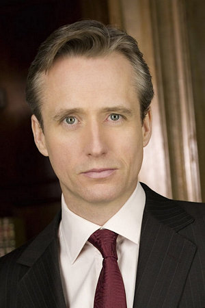 Linus Roache