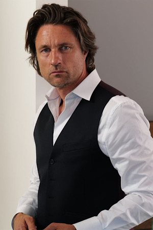Martin Henderson