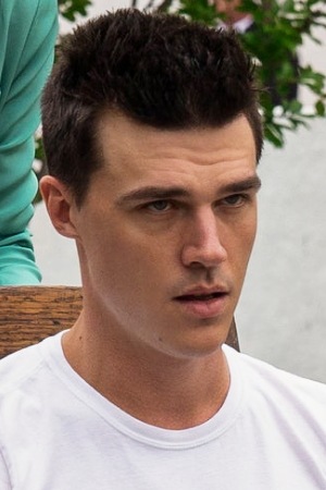 Finn Wittrock