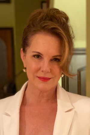 Elizabeth Perkins