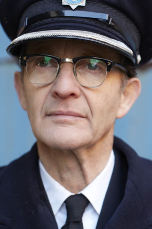 Anton Lesser