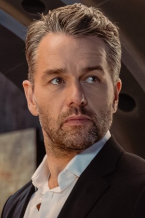 Julian Ovenden