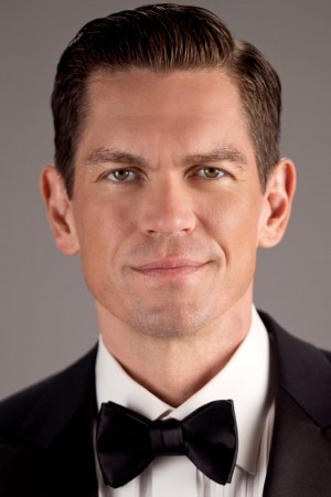 Steve Howey