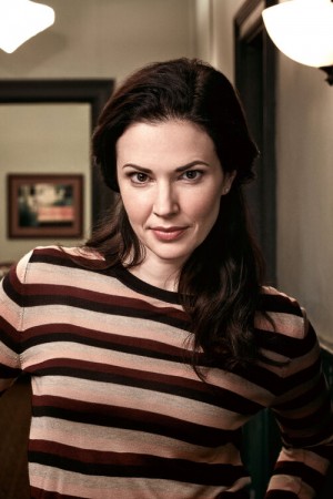 Laura Mennell
