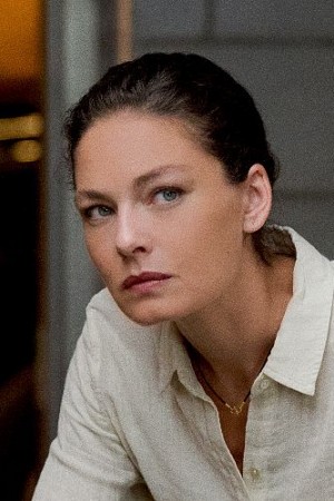 Alexa Davalos