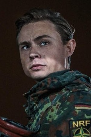 Dennis Mojen