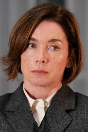 Julianne Nicholson