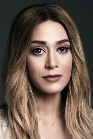 Lizzy Caplan