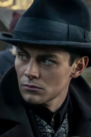 Freddy Carter