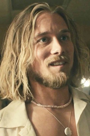 Lou Taylor Pucci
