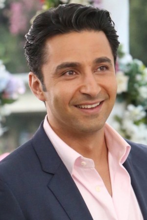 Pej Vahdat